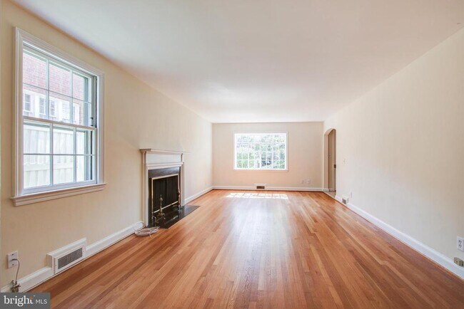 Foto del edificio - 4721 Yuma St NW