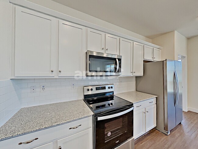 Foto del edificio - 5951 W Larkspur Dr