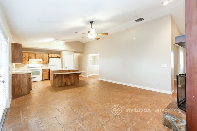Building Photo - 2301 Beechwood Ct