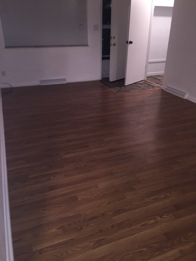 Foto del edificio - 212 E Oak Cliff Ct