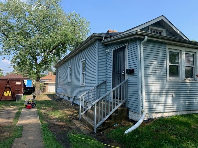 Building Photo - Beautiful rehabbed property