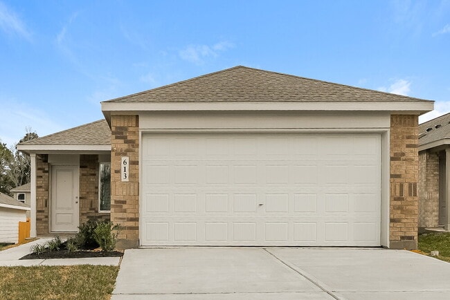 Building Photo - 613 Craven St