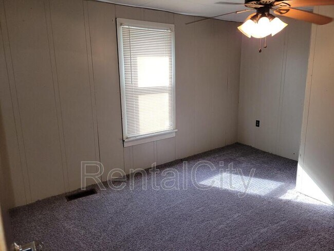 Building Photo - 1214 Kw Ave