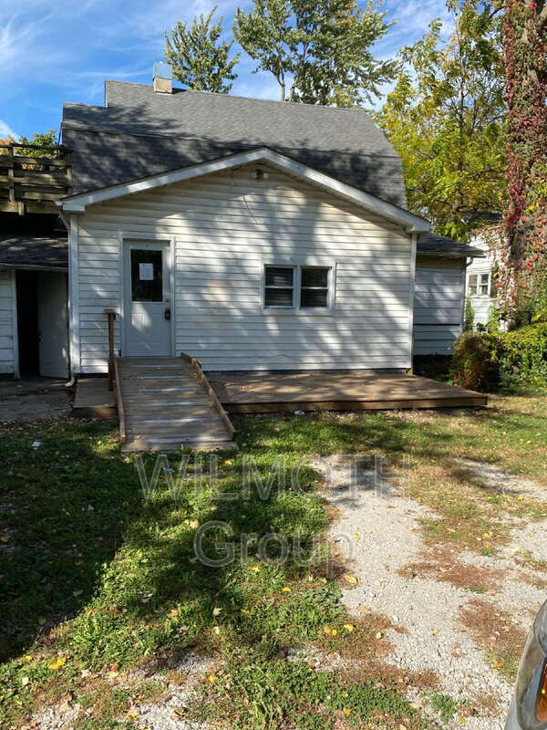 Building Photo - 210 Whitlock Ave