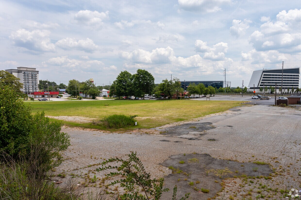Signal Apartments Hapeville Apartments in Hapeville, GA