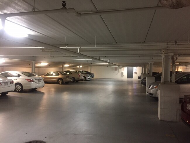 Building Photo - 1630 W National Ave