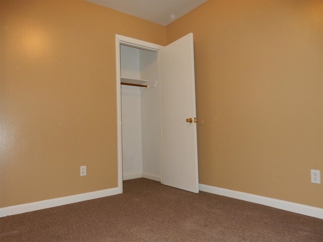 Building Photo - 502 Cannon Cir