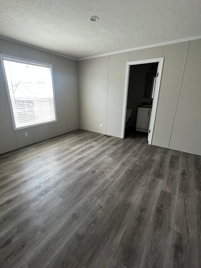 Building Photo - 5241 Americana Ln