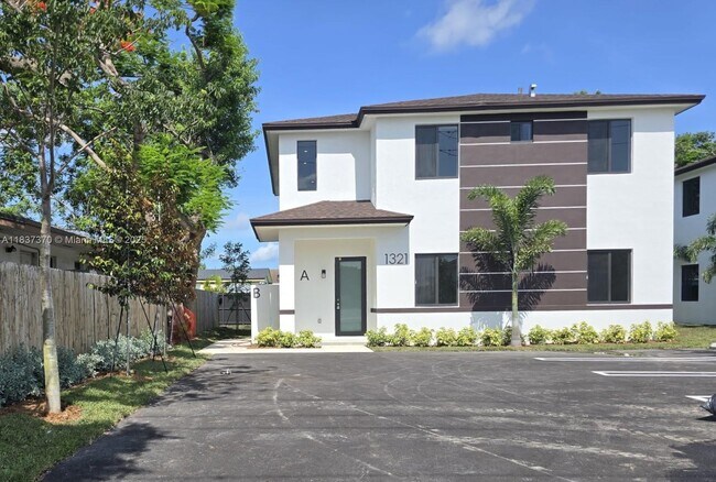 Foto del edificio - 1321 NW 6th Ave