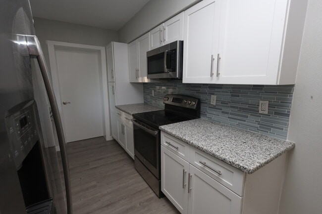 Foto del edificio - 110 N Palm Ave