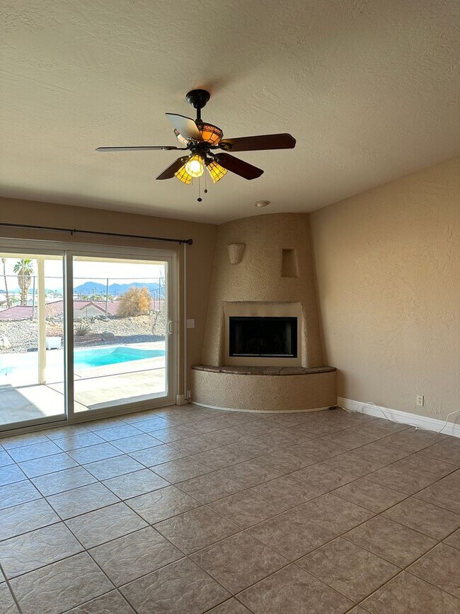 Building Photo - PENDING Available early February!  Pool home - unfurnished - long term