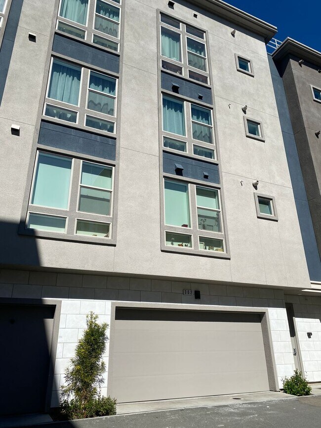 Foto del edificio - Dublin Hyde Park Modern Living Single Level Condo 4 Bed / 2 Bath, Amenities, Close to 580