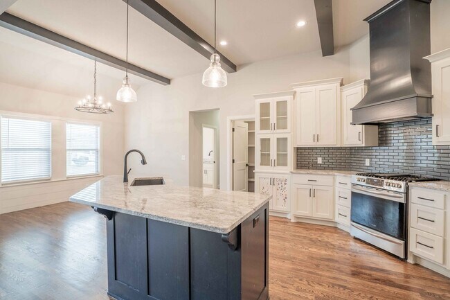 Building Photo - Gated Community! 4 bed/ 2.5 bath! Schedule a tour today!