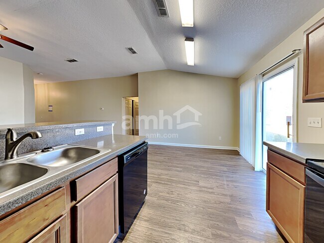 Building Photo - 5723 Village Pond Cir