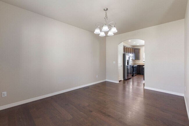 Building Photo - 5 Bedroom home with finished basement in W...