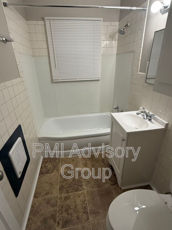 Foto del edificio - 3365 SE Girard St