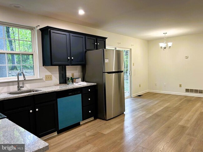 Foto del edificio - 104 Delphi Rd