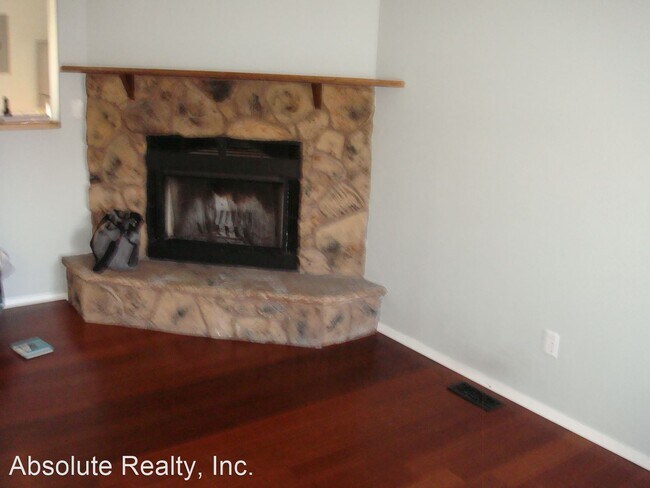 Building Photo - 2 br, 1.5 bath House - 7656 Clover Hill Drive