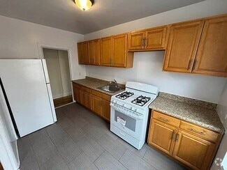 Building Photo - 2180 Ryer Ave