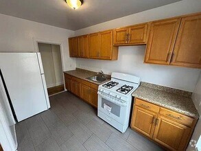 Building Photo - 2180 Ryer Ave