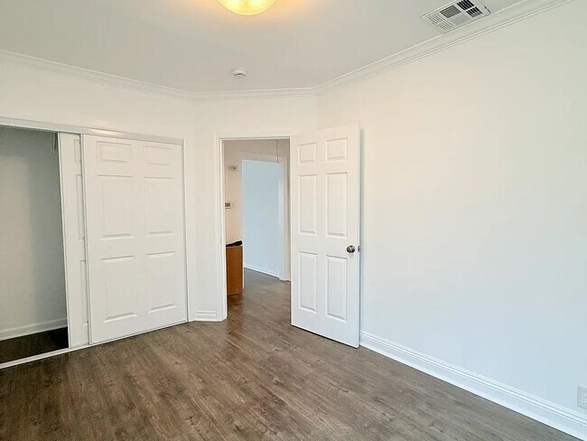 Foto del edificio - 13637 Washington Ave