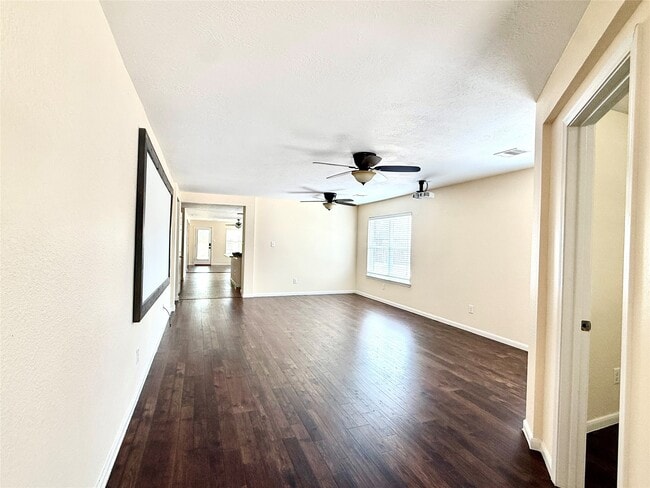 Foto del edificio - 15906 Arapaho Bend Ln