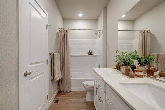 Undermount sinks in bath - The Lanterns at Brighton Crossing