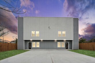 Building Photo - 7412 Carver Rd