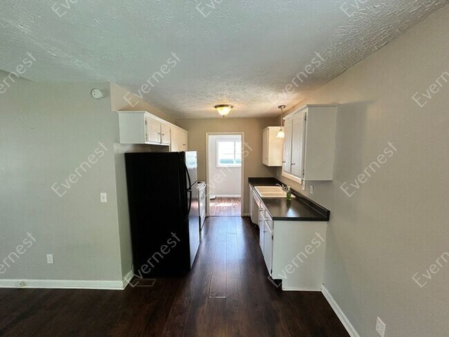 Building Photo - 637 Blake Moore Dr