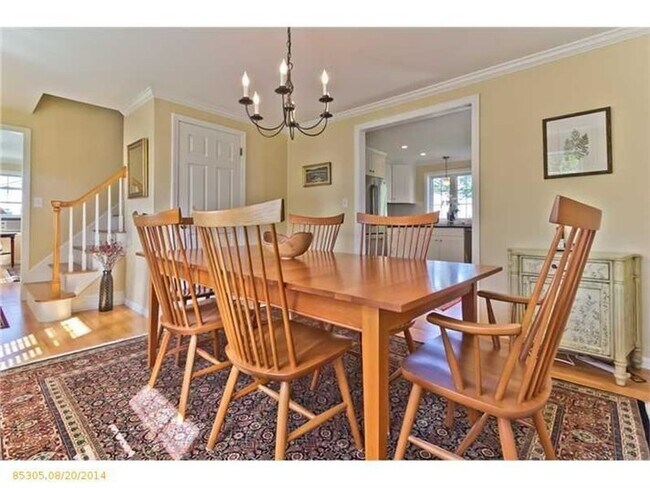Building Photo - Beautiful 3BR/1.5BA Available December 1st...