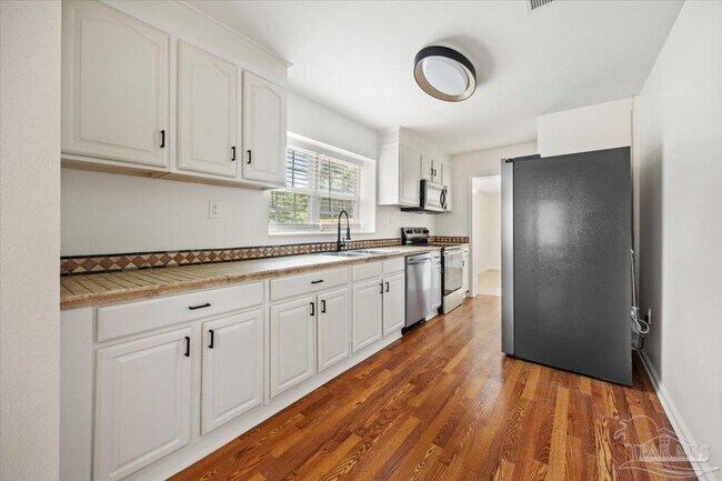 Foto del edificio - 415 Colbert Ave