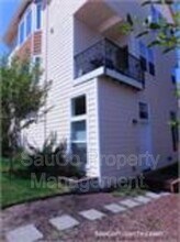 Building Photo - 3340 SW 12th Ave