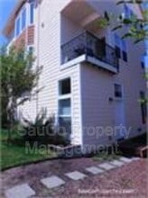 Building Photo - 3340 SW 12th Ave