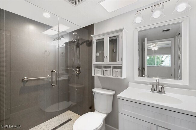 Building Photo - 1008 Manatee Rd