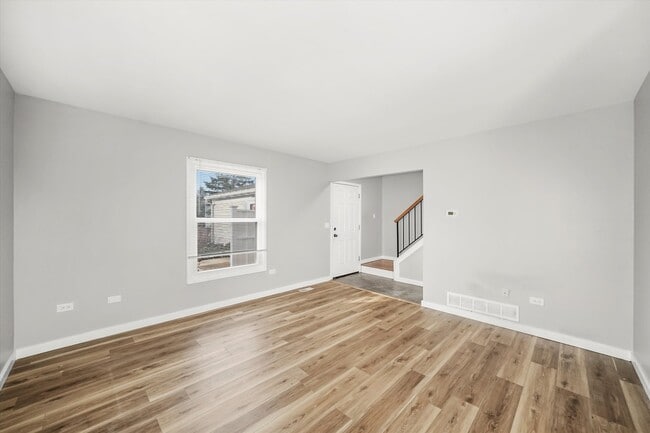 Building Photo - 1033 Glouchester Harbor