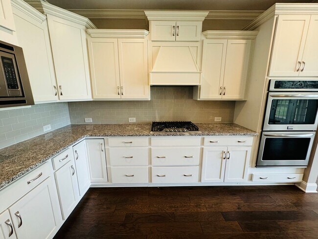 Building Photo - 1015 Callaway Dr