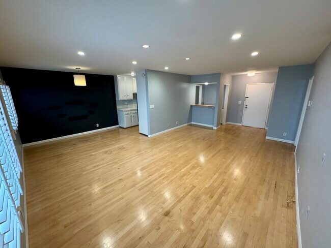 Foto del edificio - 1250 N Kings Rd