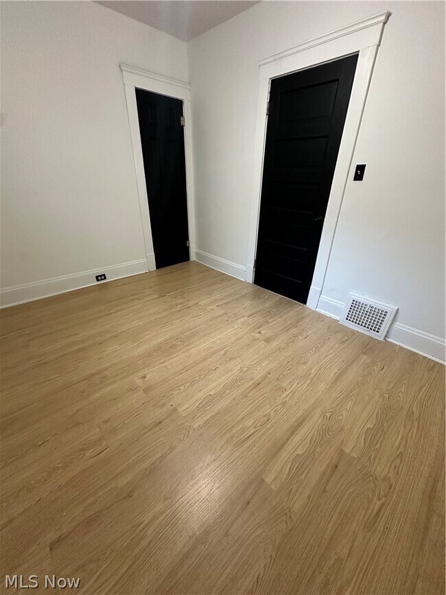 Foto del edificio - 3660 E 76th St