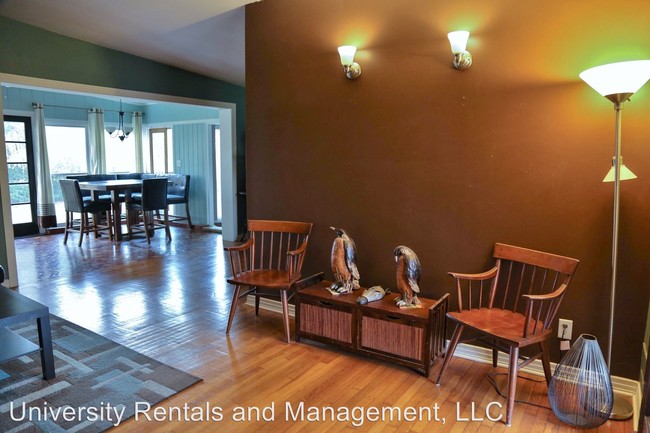 Building Photo - 3 br, 2 bath House - 1000 SW 11th Terrace