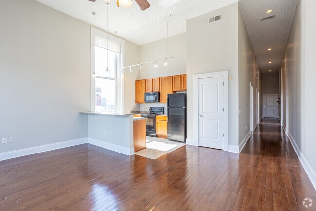 2 habitaciones, 1 baño - 990 pies cuadrados - Sala de estar - The Renwick Building