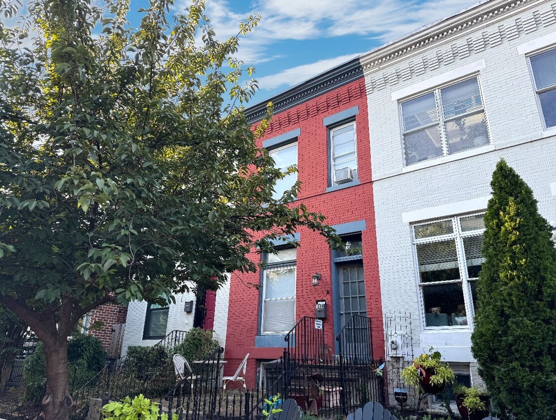 Primary Photo - Stunning 2 BR + Den/2.5 BA Two-Level Home ...