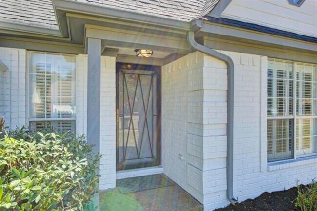 Building Photo - 6479 Stone Lake Dr