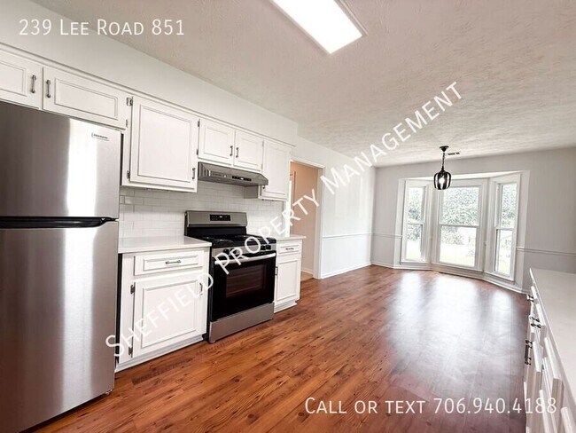 Foto del edificio - 239 Lee Road 851