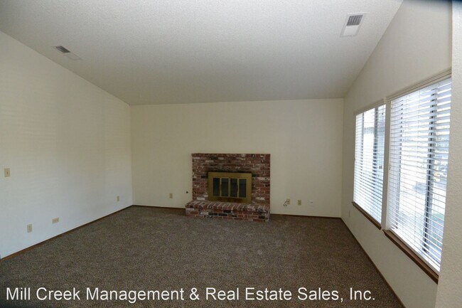 Building Photo - 3 br, 2 bath House - 2410 N. Charter Oak