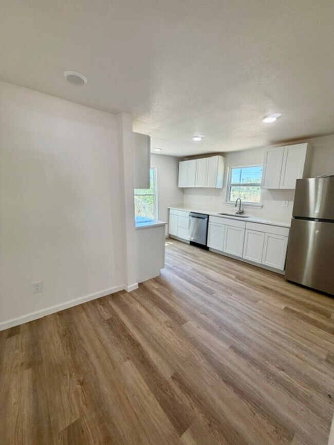 Foto del edificio - 924 Hubert St