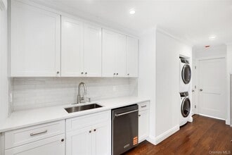 Building Photo - 11 Orchard Ave