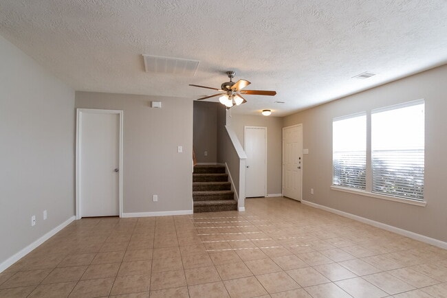 Building Photo - 1227 Grassy View Dr