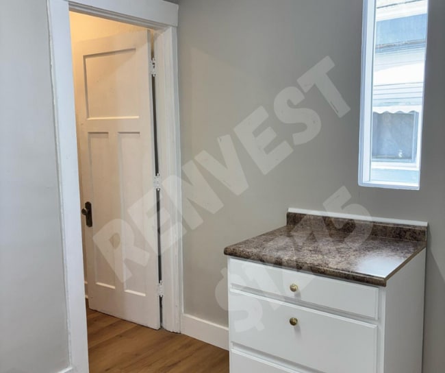 Foto del edificio - 2112 Ravenwood Ave