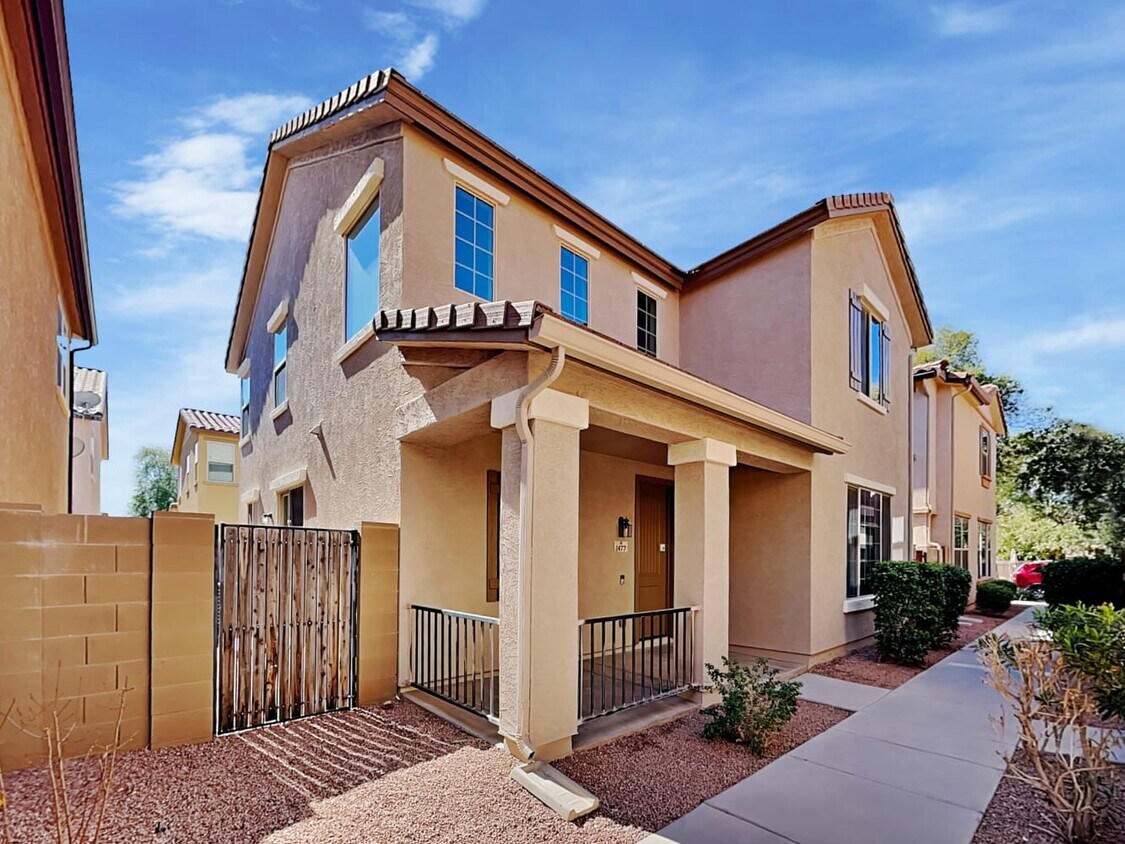 Primary Photo - 1477 S Sinova Ave