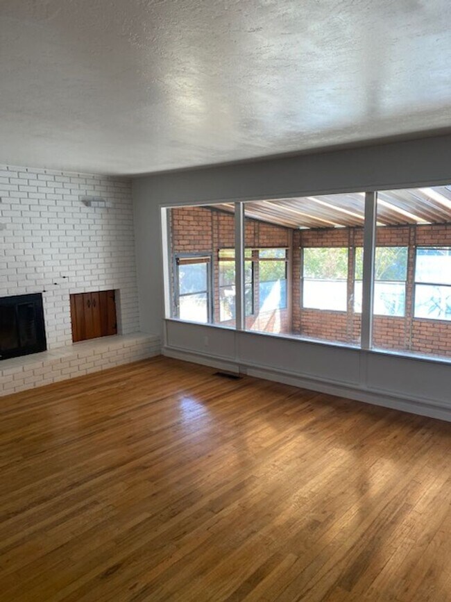 Foto del edificio - Spacious Home in West Redding!  Close to M...